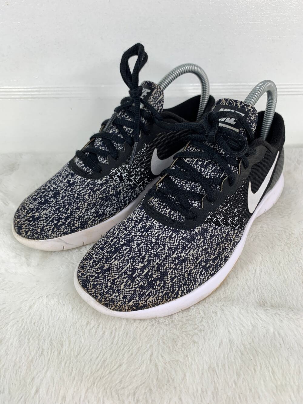 Nike Flex Contact Women’s Size 6.5 Black White Oreo Workout Shoes 908995-002